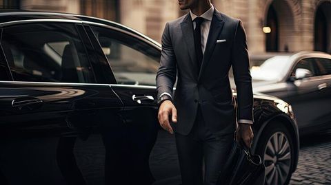 The Ultimate Guide to Chauffeur Services for Business and Personal Travel