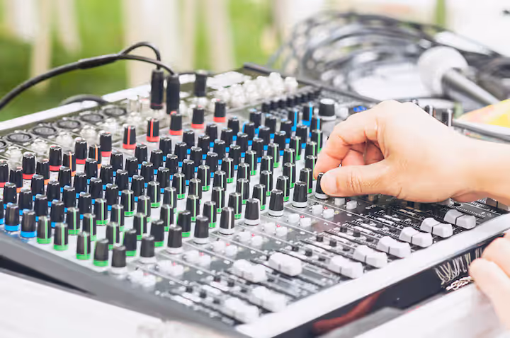 Industrial Sound Systems: A Complete Guide to Features, Uses, and Benefits