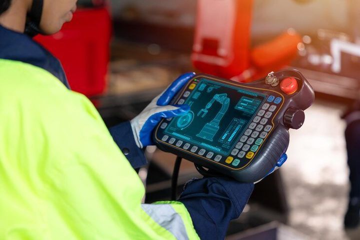 XRF Analyzer Guide: Principles, Types, and Industrial Applications